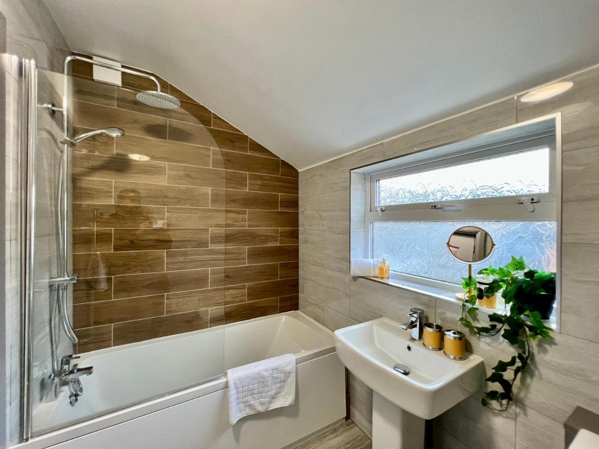 Bramhall House - Great For Contractors Or Family Holidays Клиторпс Экстерьер фото